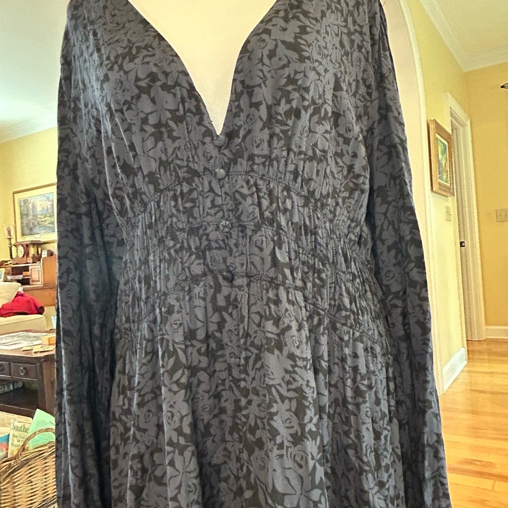 Zara Black and Navy V Neck Long Sleeve Women’s Floral Print Dress - Picture 14 of 15